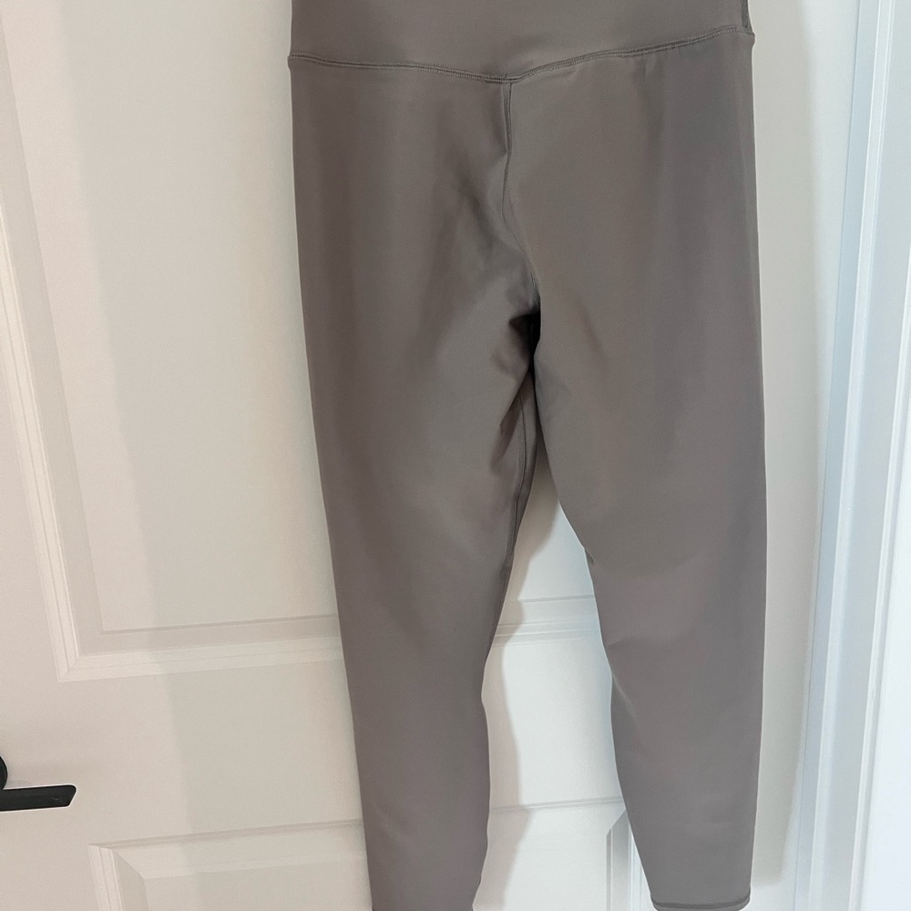 Abercrombie YPB studioFLEX 7/8-Length Activewear 
Legging Size Large - Picture 6 of 7